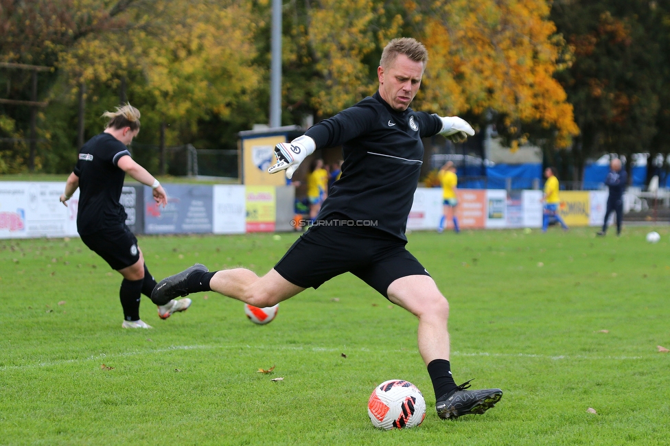 LUV Graz - Sturm Graz
OEFB Frauen Cup, Union LUV Graz - SK Sturm Graz, Sportplatz Union LUV Graz, 26.10.2022. 

Foto zeigt Daniel Gutschi (Torwart Trainer Sturm Damen)
