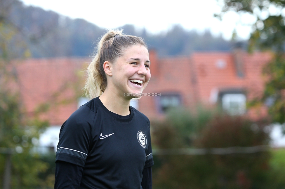 LUV Graz - Sturm Graz
OEFB Frauen Cup, Union LUV Graz - SK Sturm Graz, Sportplatz Union LUV Graz, 26.10.2022. 

Foto zeigt Sophia Bertolo (Sturm Damen)
