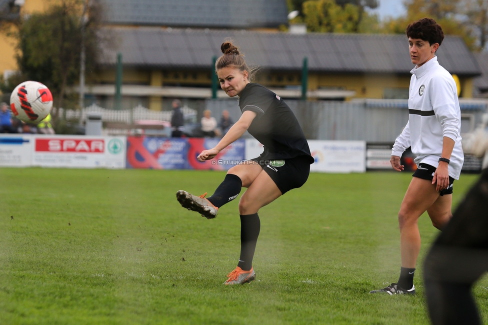 LUV Graz - Sturm Graz
OEFB Frauen Cup, Union LUV Graz - SK Sturm Graz, Sportplatz Union LUV Graz, 26.10.2022. 

Foto zeigt Annabel Schasching (Sturm Damen)
