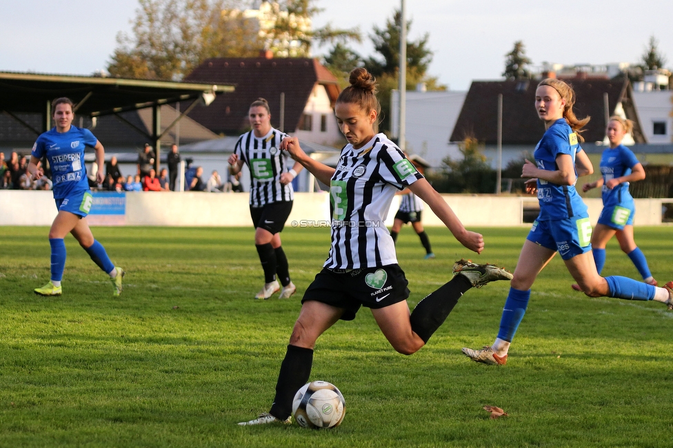 LUV Graz - Sturm Graz
OEFB Frauen Cup, Union LUV Graz - SK Sturm Graz, Sportplatz Union LUV Graz, 26.10.2022. 

Foto zeigt Michela Croatto (Sturm Damen)
