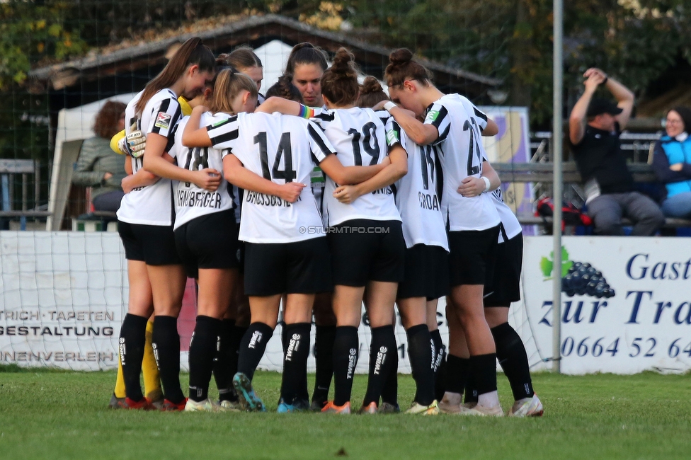 LUV Graz - Sturm Graz
OEFB Frauen Cup, Union LUV Graz - SK Sturm Graz, Sportplatz Union LUV Graz, 26.10.2022. 

Foto zeigt die Mannschaft der Sturm Damen
