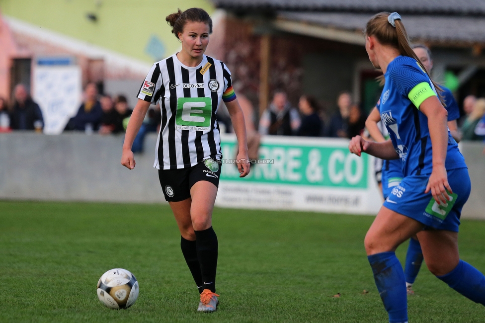 LUV Graz - Sturm Graz
OEFB Frauen Cup, Union LUV Graz - SK Sturm Graz, Sportplatz Union LUV Graz, 26.10.2022. 

Foto zeigt Annabel Schasching (Sturm Damen)
