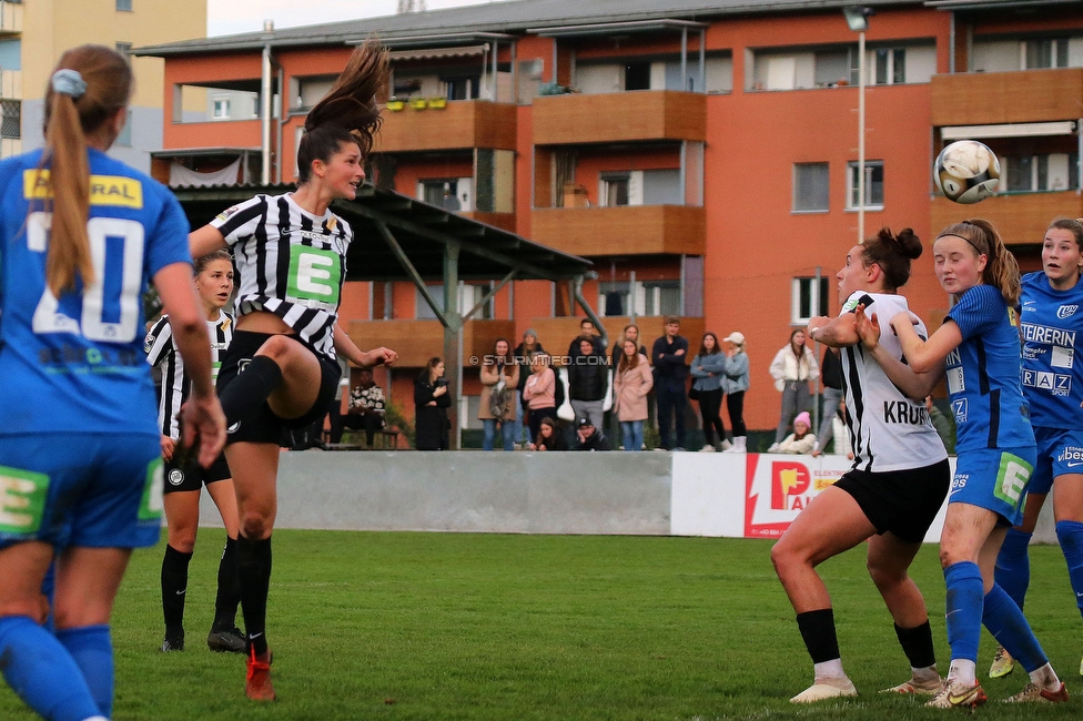 LUV Graz - Sturm Graz
OEFB Frauen Cup, Union LUV Graz - SK Sturm Graz, Sportplatz Union LUV Graz, 26.10.2022. 

Foto zeigt Anna Malle (Sturm Damen)
