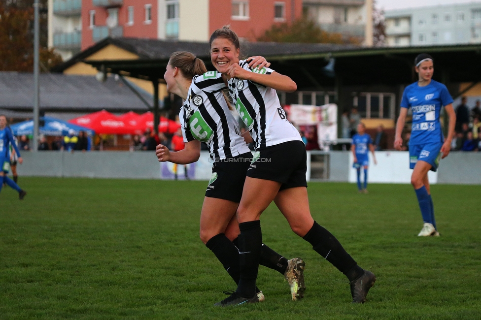 LUV Graz - Sturm Graz
OEFB Frauen Cup, Union LUV Graz - SK Sturm Graz, Sportplatz Union LUV Graz, 26.10.2022. 

Foto zeigt Anna Maria Wirnsberger (Sturm Damen) und Sophia Bertolo (Sturm Damen)
