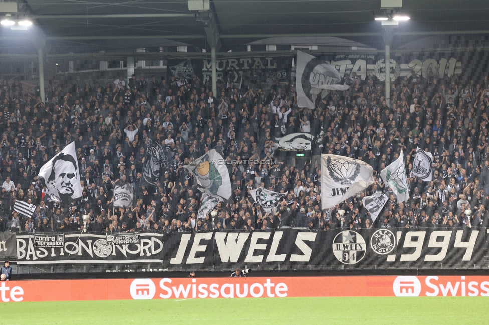 Sturm Graz - Feyenoord
UEFA Europa League Gruppenphase 5. Spieltag, SK Sturm Graz - Feyenoord Rotterdam, Stadion Liebenau Graz, 27.10.2022. 

Foto zeigt Fans von Sturm
Schlüsselwörter: bastion jewels