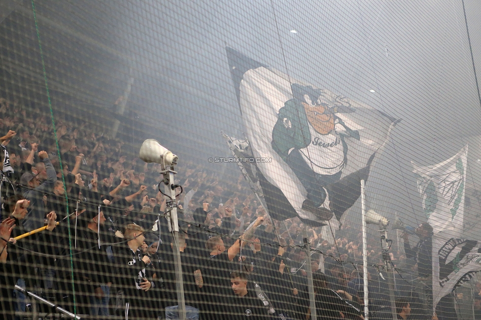 Sturm Graz - Feyenoord
UEFA Europa League Gruppenphase 5. Spieltag, SK Sturm Graz - Feyenoord Rotterdam, Stadion Liebenau Graz, 27.10.2022. 

Foto zeigt Fans von Sturm
