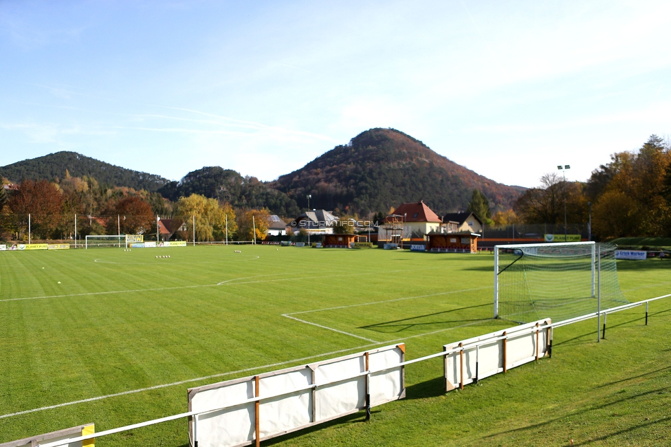 Altenmarkt - Sturm Graz
OEFB Frauen Bundesliga, 8. Runde, SKV Altenmarkt - SK Sturm Graz, Sportplatz Altenmarkt-Tr. SKV, 29.10.2022. 

Foto zeigt den Sportplatz Altenmarkt
