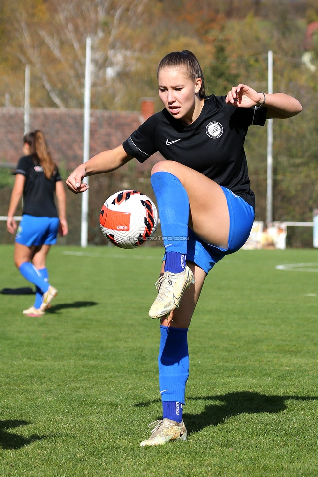 Altenmarkt - Sturm Graz
OEFB Frauen Bundesliga, 8. Runde, SKV Altenmarkt - SK Sturm Graz, Sportplatz Altenmarkt-Tr. SKV, 29.10.2022. 

Foto zeigt Anna Maria Wirnsberger (Sturm Damen)
