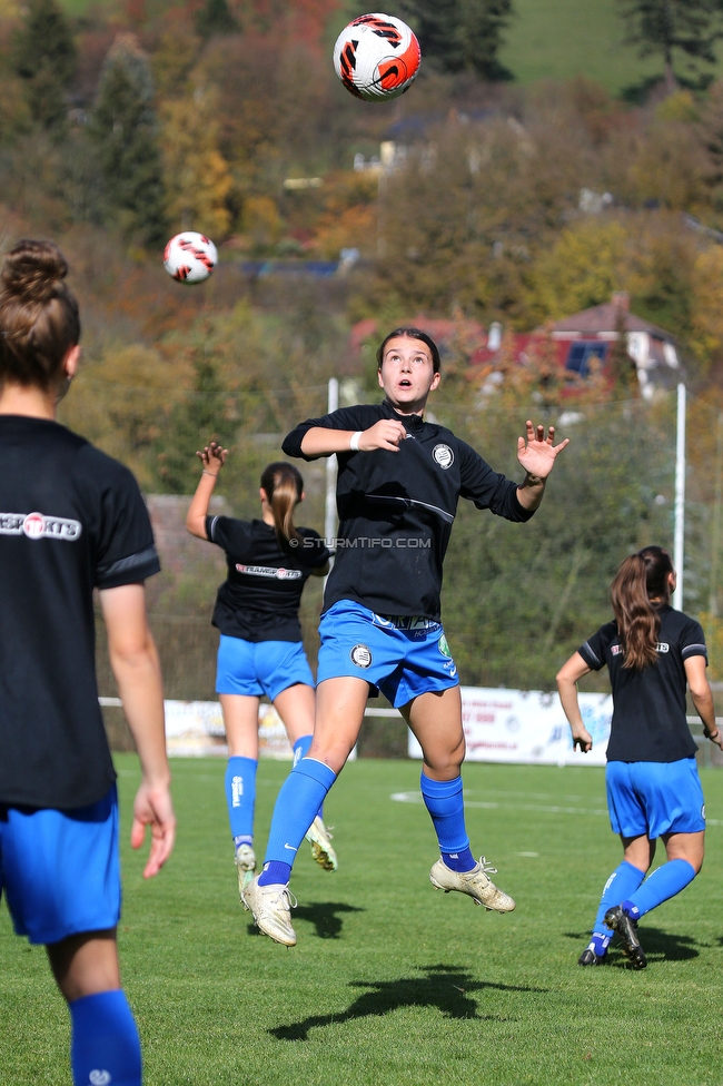 Altenmarkt - Sturm Graz
OEFB Frauen Bundesliga, 8. Runde, SKV Altenmarkt - SK Sturm Graz, Sportplatz Altenmarkt-Tr. SKV, 29.10.2022. 

Foto zeigt Leonie Tragl (Sturm Damen)
