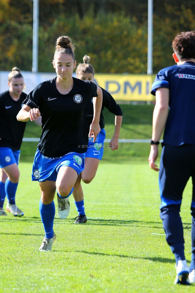 Altenmarkt - Sturm Graz
OEFB Frauen Bundesliga, 8. Runde, SKV Altenmarkt - SK Sturm Graz, Sportplatz Altenmarkt-Tr. SKV, 29.10.2022. 

Foto zeigt Michela Croatto (Sturm Damen)
