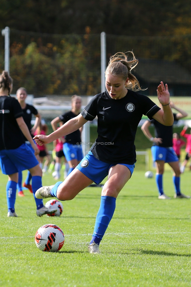 Altenmarkt - Sturm Graz
OEFB Frauen Bundesliga, 8. Runde, SKV Altenmarkt - SK Sturm Graz, Sportplatz Altenmarkt-Tr. SKV, 29.10.2022. 

Foto zeigt Anna Maria Wirnsberger (Sturm Damen)
