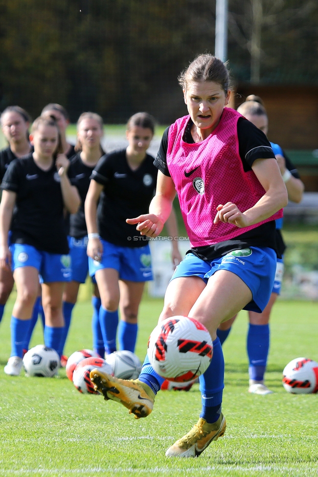 Altenmarkt - Sturm Graz
OEFB Frauen Bundesliga, 8. Runde, SKV Altenmarkt - SK Sturm Graz, Sportplatz Altenmarkt-Tr. SKV, 29.10.2022. 

Foto zeigt Sophie Maierhofer (Sturm Damen)
