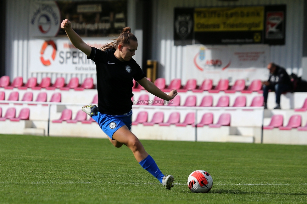 Altenmarkt - Sturm Graz
OEFB Frauen Bundesliga, 8. Runde, SKV Altenmarkt - SK Sturm Graz, Sportplatz Altenmarkt-Tr. SKV, 29.10.2022. 

Foto zeigt Valentina Kroell (Sturm Damen)
