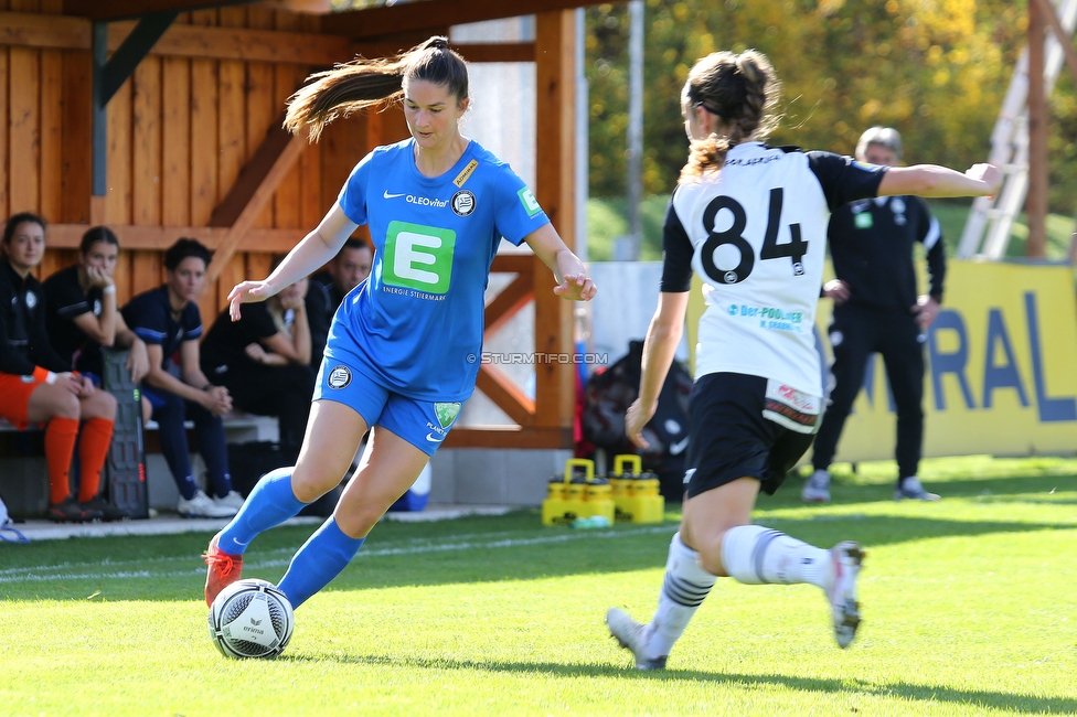 Altenmarkt - Sturm Graz
OEFB Frauen Bundesliga, 8. Runde, SKV Altenmarkt - SK Sturm Graz, Sportplatz Altenmarkt-Tr. SKV, 29.10.2022. 

Foto zeigt Anna Malle (Sturm Damen)
