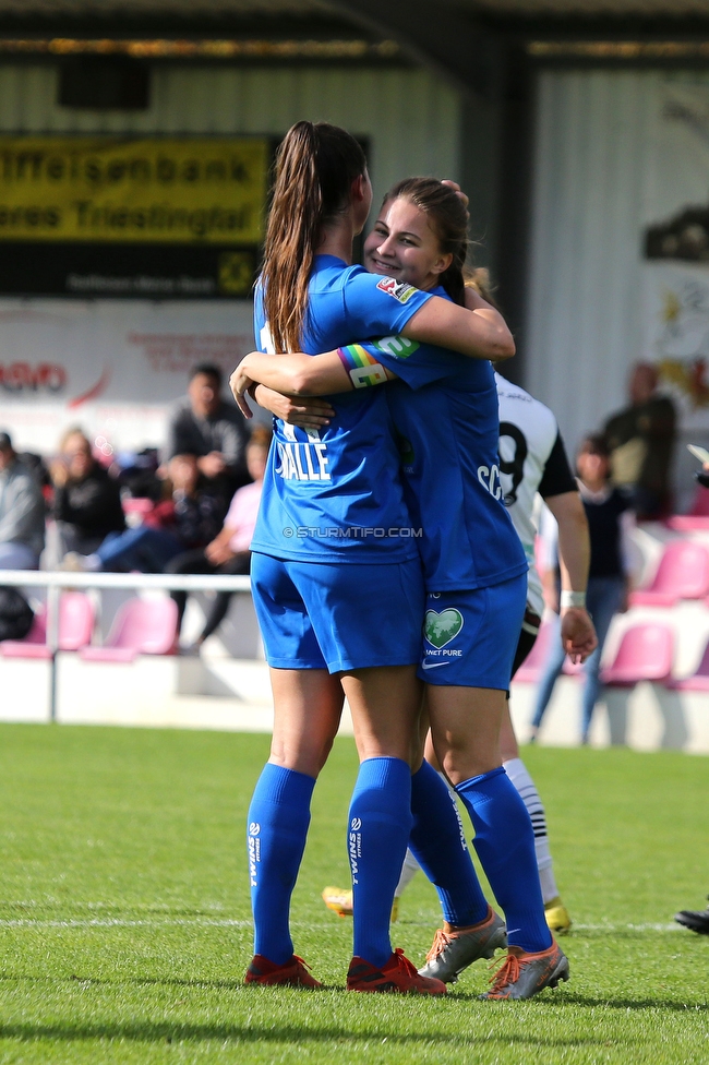 Altenmarkt - Sturm Graz
OEFB Frauen Bundesliga, 8. Runde, SKV Altenmarkt - SK Sturm Graz, Sportplatz Altenmarkt-Tr. SKV, 29.10.2022. 

Foto zeigt Anna Malle (Sturm Damen) und Annabel Schasching (Sturm Damen)
