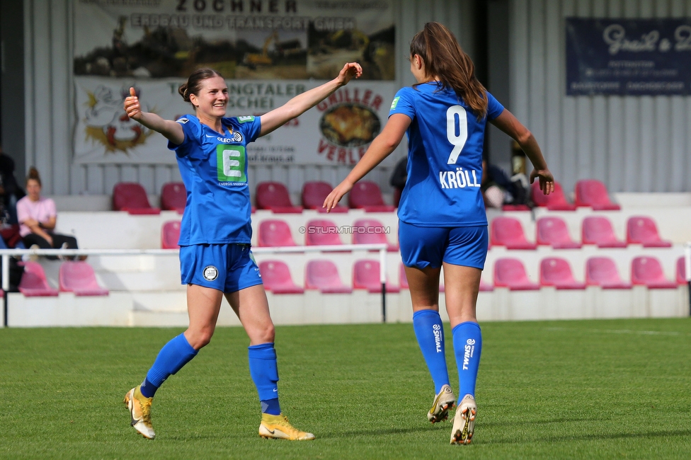 Altenmarkt - Sturm Graz
OEFB Frauen Bundesliga, 8. Runde, SKV Altenmarkt - SK Sturm Graz, Sportplatz Altenmarkt-Tr. SKV, 29.10.2022. 

Foto zeigt Sophie Maierhofer (Sturm Damen) und Valentina Kroell (Sturm Damen)
