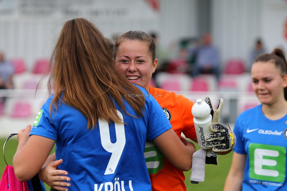 Altenmarkt - Sturm Graz
OEFB Frauen Bundesliga, 8. Runde, SKV Altenmarkt - SK Sturm Graz, Sportplatz Altenmarkt-Tr. SKV, 29.10.2022. 

Foto zeigt Valentina Kroell (Sturm Damen) und Mariella El Sherif (Sturm Damen)
