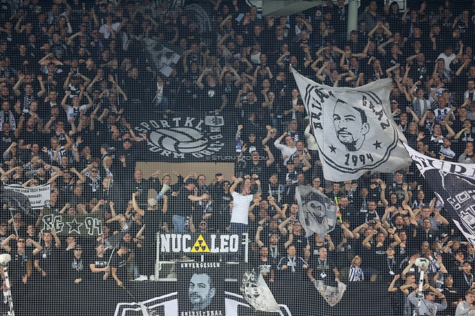 Sturm Graz - Ried
Oesterreichische Fussball Bundesliga, 14. Runde, SK Sturm Graz - SV Ried, Stadion Liebenau Graz, 30.10.2022. 

Foto zeigt Fans von Sturm
Schlüsselwörter: brigata vorsaenger