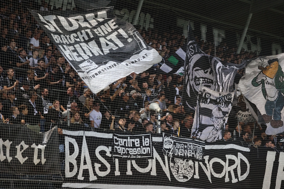 Sturm Graz - Ried
Oesterreichische Fussball Bundesliga, 14. Runde, SK Sturm Graz - SV Ried, Stadion Liebenau Graz, 30.10.2022. 

Foto zeigt Fans von Sturm
Schlüsselwörter: bastion