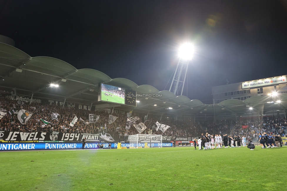 Sturm Graz - Ried
Oesterreichische Fussball Bundesliga, 14. Runde, SK Sturm Graz - SV Ried, Stadion Liebenau Graz, 30.10.2022. 

Foto zeigt Fans von Sturm und die Mannschaft von Sturm
