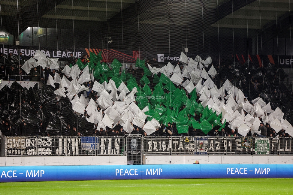 Midtjylland - Sturm Graz
UEFA Europa League Gruppenphase 6. Spieltag, FC Midtjylland - SK Sturm Graz, Arena Herning, 03.11.2022. 

Foto zeigt Fans von Sturm mit einer Choreografie
