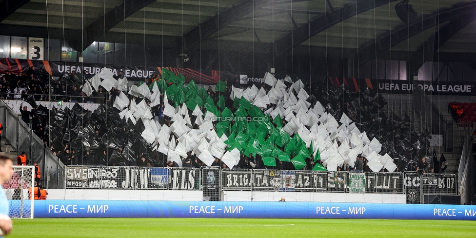 Midtjylland - Sturm Graz
UEFA Europa League Gruppenphase 6. Spieltag, FC Midtjylland - SK Sturm Graz, Arena Herning, 03.11.2022. 

Foto zeigt Fans von Sturm mit einer Choreografie
