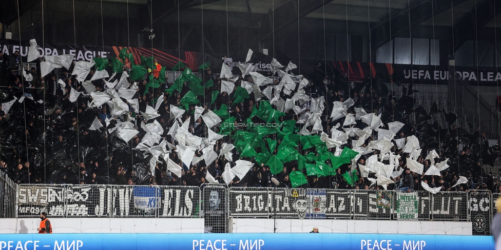 Midtjylland - Sturm Graz
UEFA Europa League Gruppenphase 6. Spieltag, FC Midtjylland - SK Sturm Graz, Arena Herning, 03.11.2022. 

Foto zeigt Fans von Sturm mit einer Choreografie
