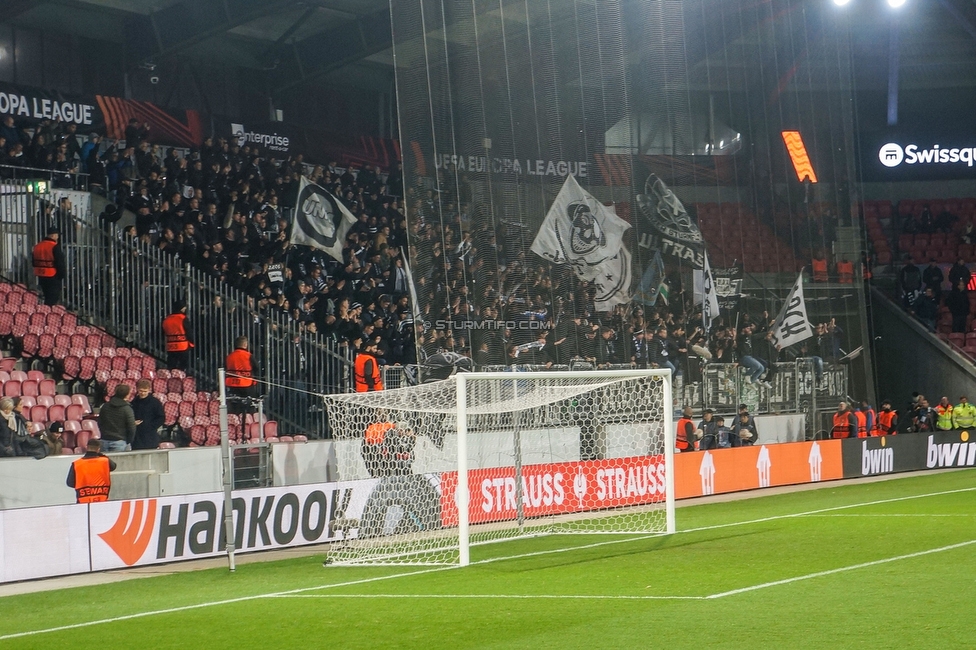 Midtjylland - Sturm Graz
UEFA Europa League Gruppenphase 6. Spieltag, FC Midtjylland - SK Sturm Graz, Arena Herning, 03.11.2022. 

Foto zeigt Fans von Sturm
Schlüsselwörter: schals