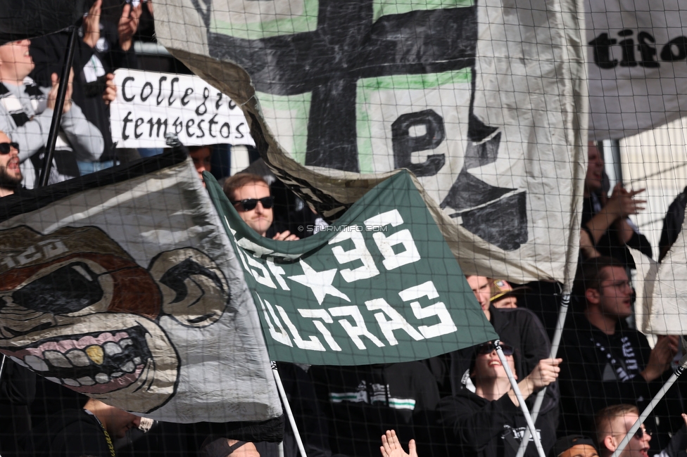 Altach - Sturm Graz
Oesterreichische Fussball Bundesliga, 15. Runde, SCR Altach - SK Sturm Graz, Stadion Schnabelholz Altach, 06.11.2022. 

Foto zeigt Fans von Sturm
Schlüsselwörter: sturmflut