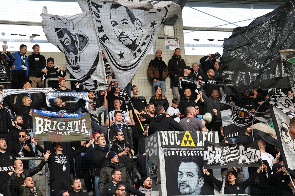 Altach - Sturm Graz
Oesterreichische Fussball Bundesliga, 15. Runde, SCR Altach - SK Sturm Graz, Stadion Schnabelholz Altach, 06.11.2022. 

Foto zeigt Fans von Sturm
Schlüsselwörter: schals brigata