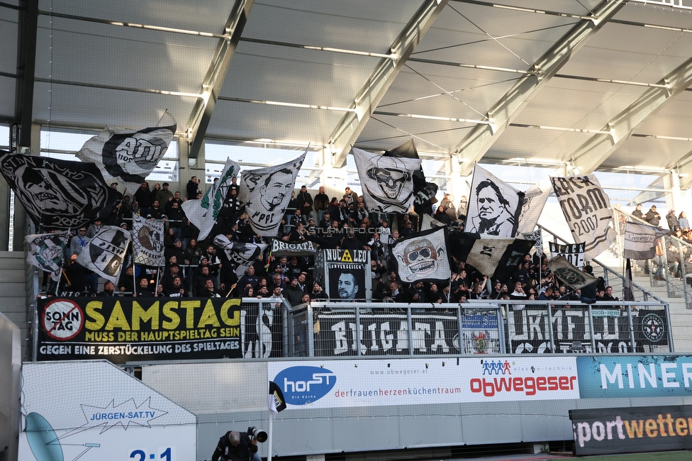 Altach - Sturm Graz
Oesterreichische Fussball Bundesliga, 15. Runde, SCR Altach - SK Sturm Graz, Stadion Schnabelholz Altach, 06.11.2022. 

Foto zeigt Fans von Sturm mit einem Spruchband
Schlüsselwörter: samstag