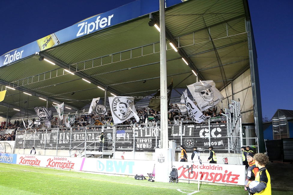 LASK - Sturm Graz
Oesterreichische Fussball Bundesliga, 16. Runde,  LASK - SK Sturm Graz, Raiffeisen Arena Pasching, 13.11.2022. 

Foto zeigt Fans von Sturm
