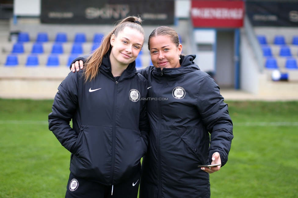 Suedburgenland - Sturm Damen
OEFB Frauen Cup, FC Suedburgenland  - SK Sturm Graz Damen, FussballArena Mischendorf, 19.11.2022. 

Foto zeigt Merle Kirschstein (Sturm Damen) und Mariella El Sherif (Sturm Damen)
