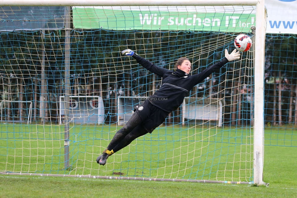 Suedburgenland - Sturm Damen
OEFB Frauen Cup, FC Suedburgenland  - SK Sturm Graz Damen, FussballArena Mischendorf, 19.11.2022. 

Foto zeigt Vanessa Gritzner (Sturm Damen)
