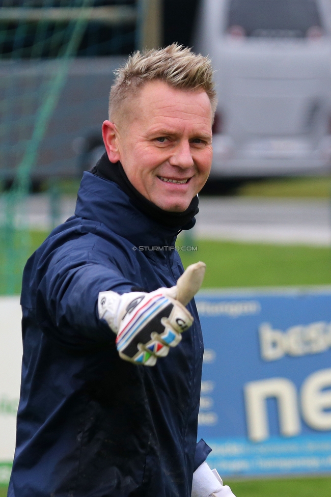 Suedburgenland - Sturm Damen
OEFB Frauen Cup, FC Suedburgenland  - SK Sturm Graz Damen, FussballArena Mischendorf, 19.11.2022. 

Foto zeigt Daniel Gutschi (Torwart Trainer Sturm Damen)
