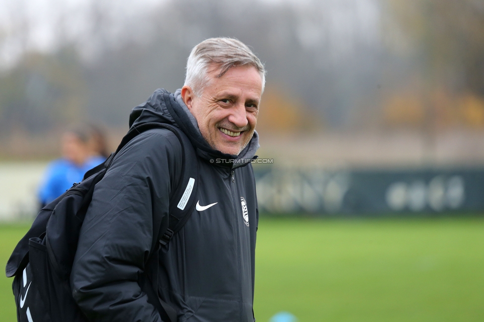 Suedburgenland - Sturm Damen
OEFB Frauen Cup, FC Suedburgenland  - SK Sturm Graz Damen, FussballArena Mischendorf, 19.11.2022. 

Foto zeigt Helmut Degen (Assistenz Trainer Sturm Damen)
