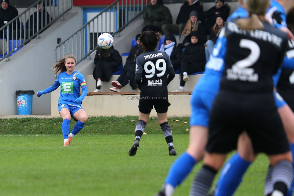 Suedburgenland - Sturm Damen
OEFB Frauen Cup, FC Suedburgenland  - SK Sturm Graz Damen, FussballArena Mischendorf, 19.11.2022. 

Foto zeigt Annabel Schasching (Sturm Damen)
