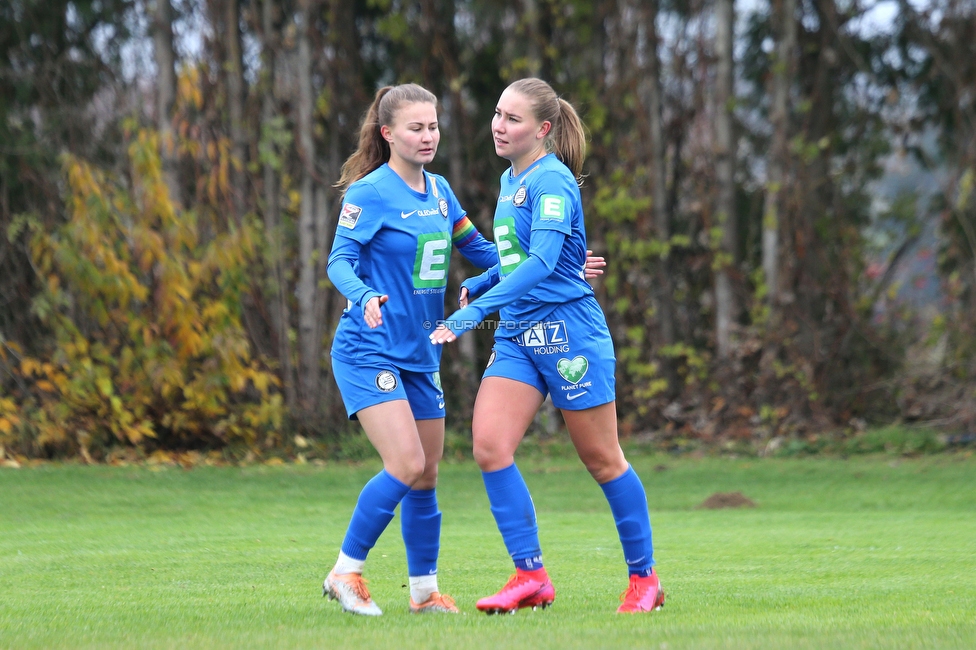 Suedburgenland - Sturm Damen
OEFB Frauen Cup, FC Suedburgenland  - SK Sturm Graz Damen, FussballArena Mischendorf, 19.11.2022. 

Foto zeigt Annabel Schasching (Sturm Damen) und Anna Maria Wirnsberger (Sturm Damen)
