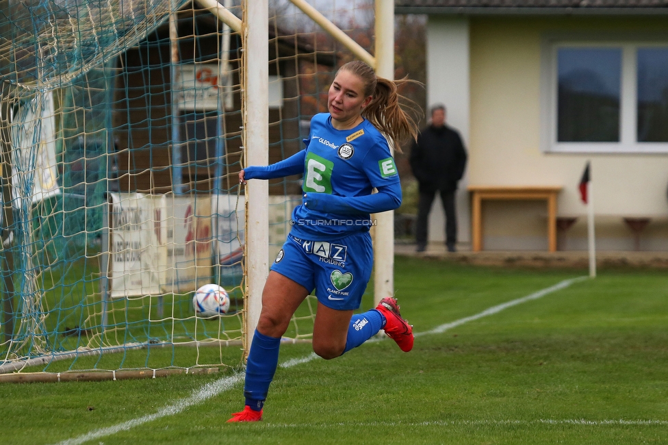 Suedburgenland - Sturm Damen
OEFB Frauen Cup, FC Suedburgenland  - SK Sturm Graz Damen, FussballArena Mischendorf, 19.11.2022. 

Foto zeigt Anna Maria Wirnsberger (Sturm Damen)
