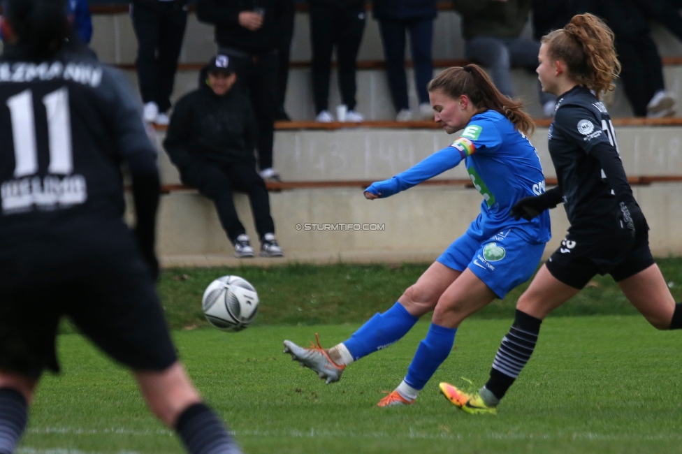 Suedburgenland - Sturm Damen
OEFB Frauen Cup, FC Suedburgenland  - SK Sturm Graz Damen, FussballArena Mischendorf, 19.11.2022. 

Foto zeigt Annabel Schasching (Sturm Damen)
