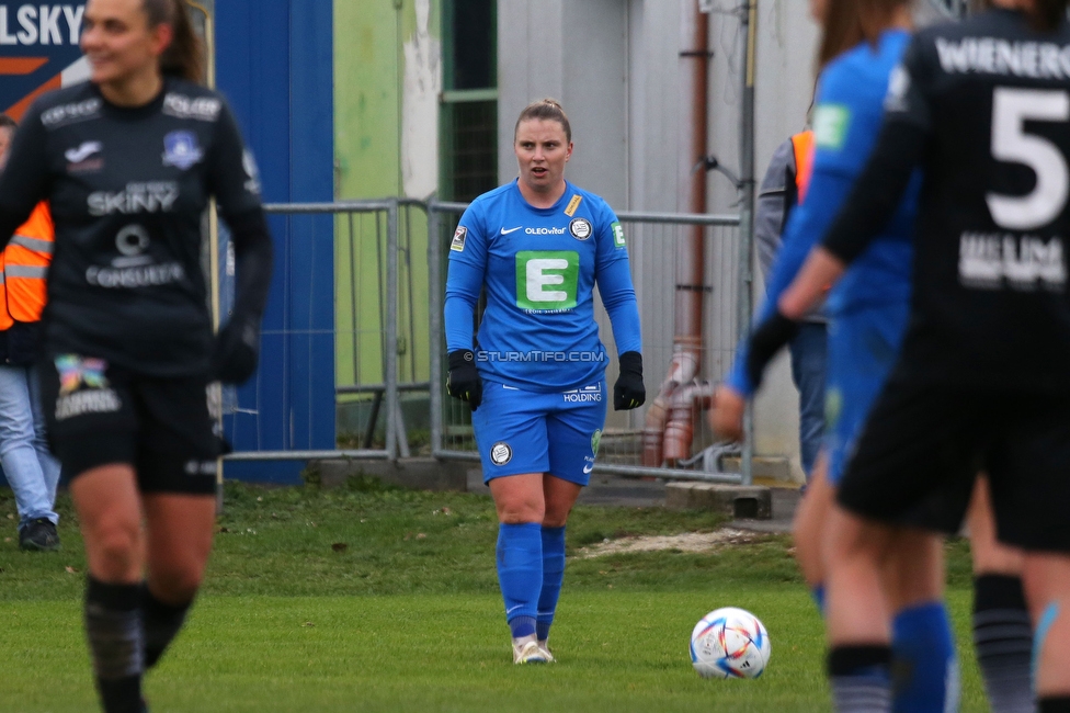 Suedburgenland - Sturm Damen
OEFB Frauen Cup, FC Suedburgenland  - SK Sturm Graz Damen, FussballArena Mischendorf, 19.11.2022. 

Foto zeigt Julia Matuschewski (Sturm Damen)
