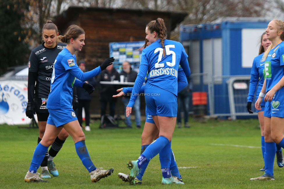 Suedburgenland - Sturm Damen
OEFB Frauen Cup, FC Suedburgenland  - SK Sturm Graz Damen, FussballArena Mischendorf, 19.11.2022. 

Foto zeigt Leonie Tragl (Sturm Damen), Julia Keutz (Sturm Damen) und Merle Kirschstein (Sturm Damen)
