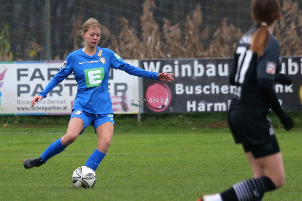 Suedburgenland - Sturm Damen
OEFB Frauen Cup, FC Suedburgenland  - SK Sturm Graz Damen, FussballArena Mischendorf, 19.11.2022. 

Foto zeigt Victoria Glabonjat (Sturm Damen)
