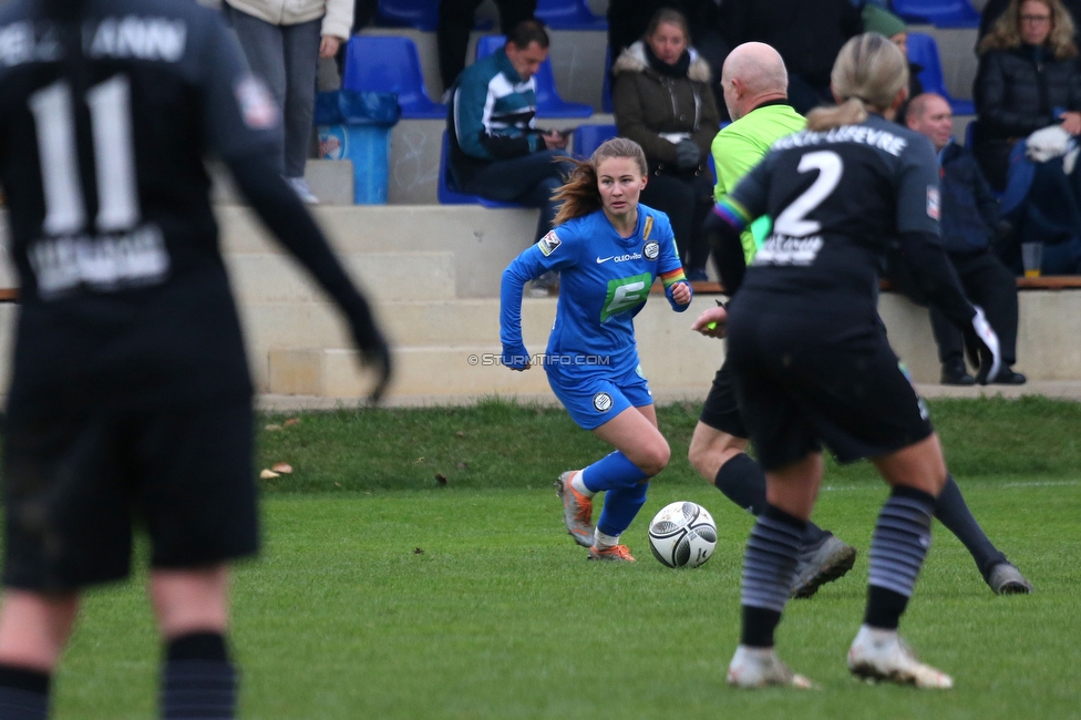 Suedburgenland - Sturm Damen
OEFB Frauen Cup, FC Suedburgenland  - SK Sturm Graz Damen, FussballArena Mischendorf, 19.11.2022. 

Foto zeigt Annabel Schasching (Sturm Damen)
