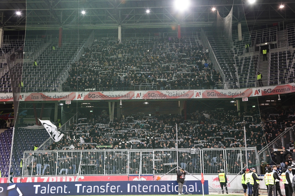 Salzburg - Sturm Graz
OEFB Cup, Viertelfinale, FC RB Salzburg - SK Sturm Graz, Stadion Wals Siezenheim, 03.02.2023. 

Foto zeigt Fans von Sturm
Schlüsselwörter: schals