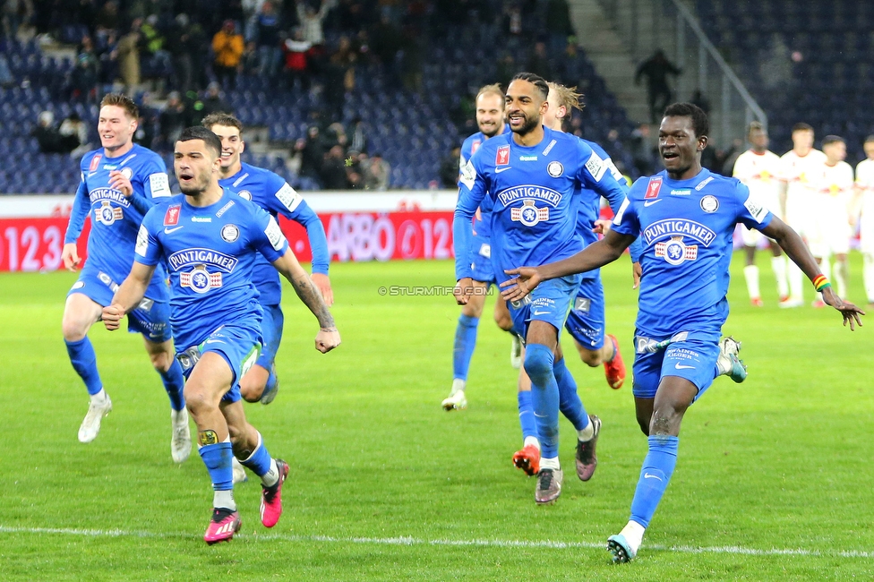 Salzburg - Sturm Graz
OEFB Cup, Viertelfinale, FC RB Salzburg - SK Sturm Graz, Stadion Wals Siezenheim, 03.02.2023. 

Foto zeigt Jusuf Gazibegovic (Sturm), Gregory Wuethrich (Sturm) und #stu44
