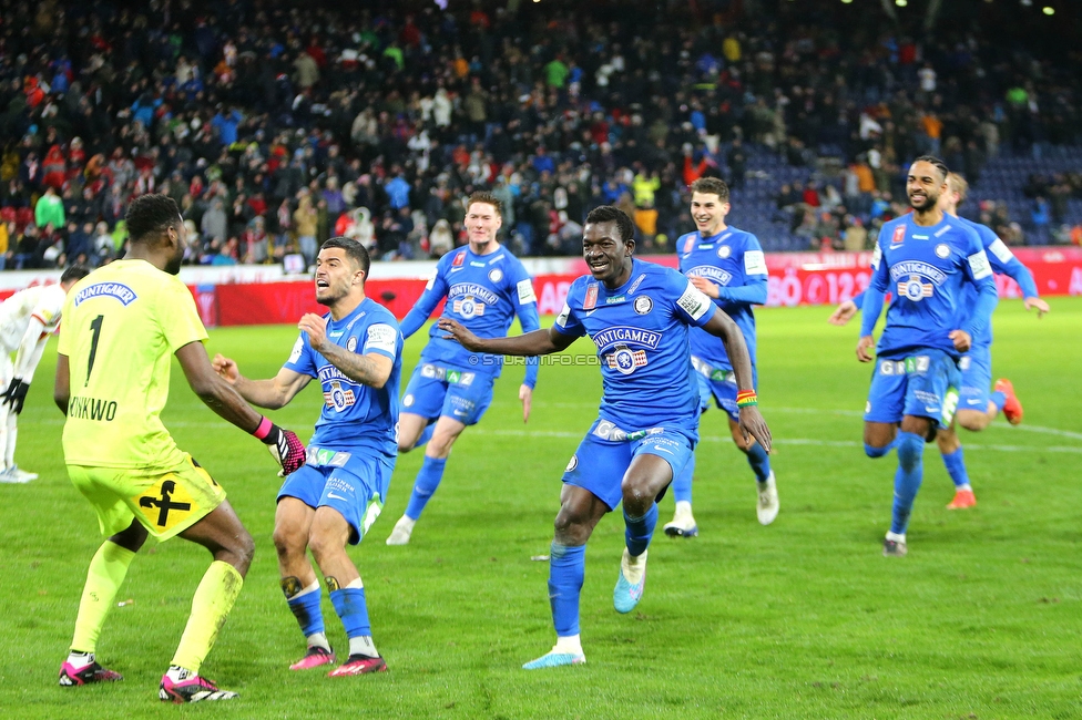 Salzburg - Sturm Graz
OEFB Cup, Viertelfinale, FC RB Salzburg - SK Sturm Graz, Stadion Wals Siezenheim, 03.02.2023. 

Foto zeigt Arthur Okonkwo (Sturm), Jusuf Gazibegovic (Sturm) und Amadou Dante (Sturm)
