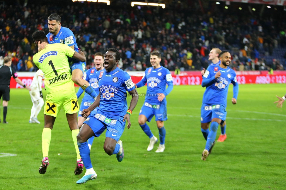 Salzburg - Sturm Graz
OEFB Cup, Viertelfinale, FC RB Salzburg - SK Sturm Graz, Stadion Wals Siezenheim, 03.02.2023. 

Foto zeigt Arthur Okonkwo (Sturm), Jusuf Gazibegovic (Sturm) und Amadou Dante (Sturm)
