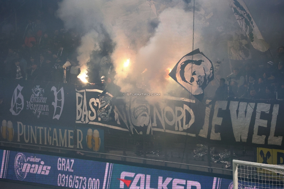 Sturm Graz - Rapid Wien
Oesterreichische Fussball Bundesliga, 17. Runde, SK Sturm Graz - SK Rapid Wien, Stadion Liebenau Graz, 10.02.2023. 

Foto zeigt Fans von Sturm
Schlüsselwörter: bastion pyrotechnik