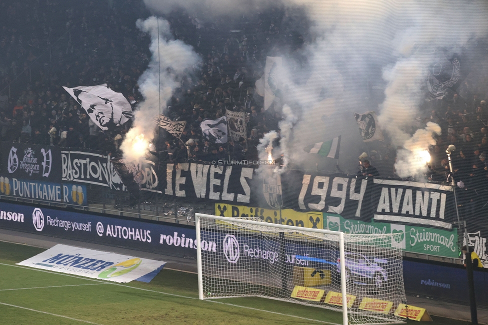 Sturm Graz - Rapid Wien
Oesterreichische Fussball Bundesliga, 17. Runde, SK Sturm Graz - SK Rapid Wien, Stadion Liebenau Graz, 10.02.2023. 

Foto zeigt Fans von Sturm
Schlüsselwörter: pyrotechnik